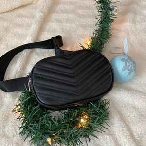 H&M Fanny Pack 🖤